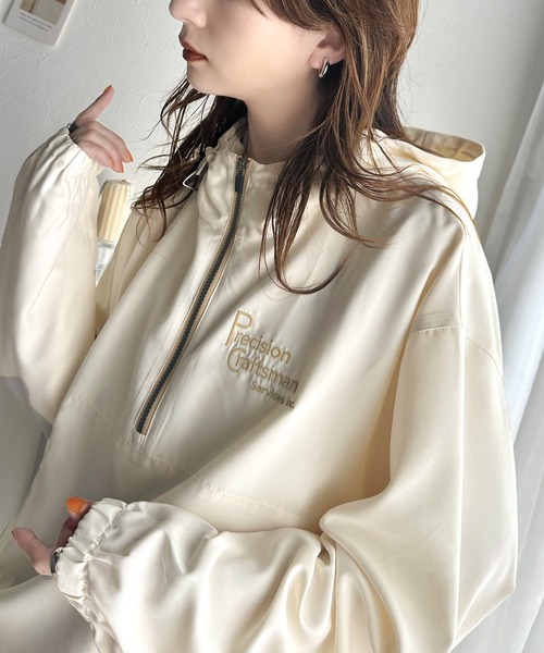 Java ブルゾン アウター 「Javaジャバコラボ」トレンド感をプラス。胸元刺繍配色ハーフジップアノラックパーカー レディース - 画像 (2)