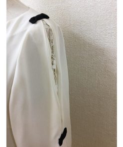 anatelier アナトリエ アナトリエ オフホワイトのプルオーバーブラウス 袖レース飾り サイズ38